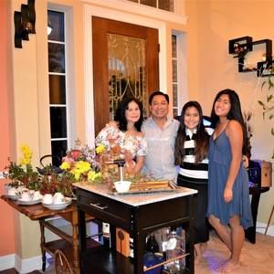 Meet your Posher, Hoang